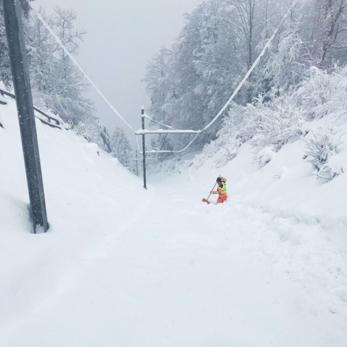 Noch bis am 7. Februar ist Schneeschaufeln angesagt bei der Zugerbergbahn. Bild Instagram Zugerland Verkehrsbetriebe ZVB