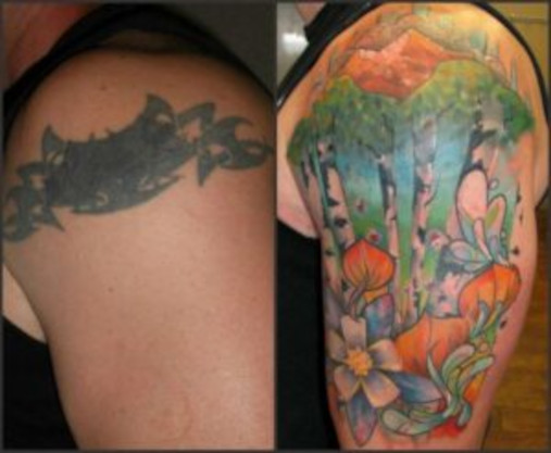 Bei manchen Cover ups droht die Gefahr dass das alte Tattoo nach einiger Zeit wieder sichtbar wird. Bild Facebook Fail tattoo