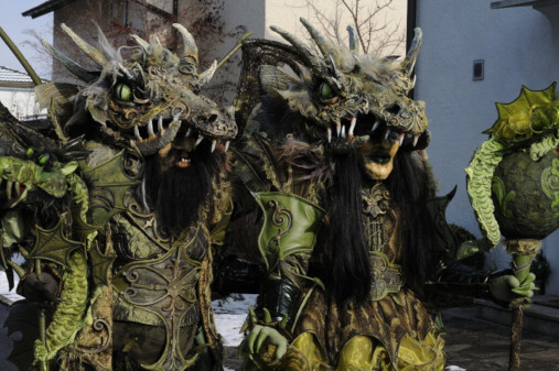 «Gfürchige» Masken, die den Winter vertreiben sollen, sucht man in diesem Jahr vergebens. Bild: flickr/creanita