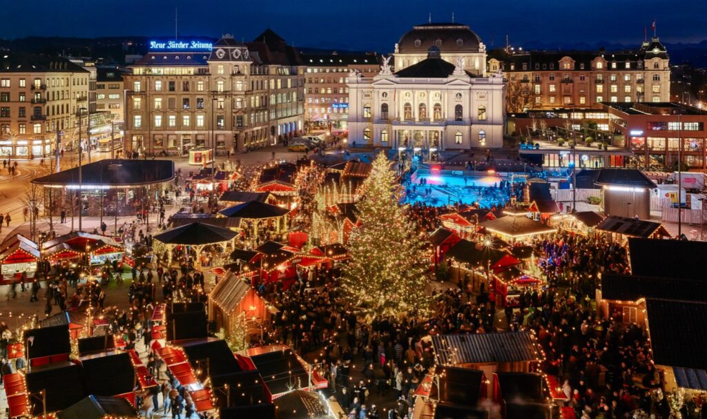 So sah es in den vergangenen Jahren aus: Der prächtige Weihnachtsmarkt auf dem Sechseläutenplatz. Bild: Facebook Visit Zurich