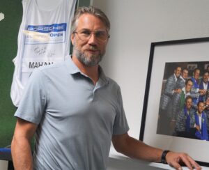 Peter Forsberg im Büro.