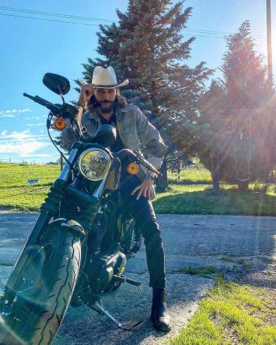 Bastian Baker auf seinem Motorrad