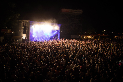 Konzert bei Nacht am Vilette Fäscht