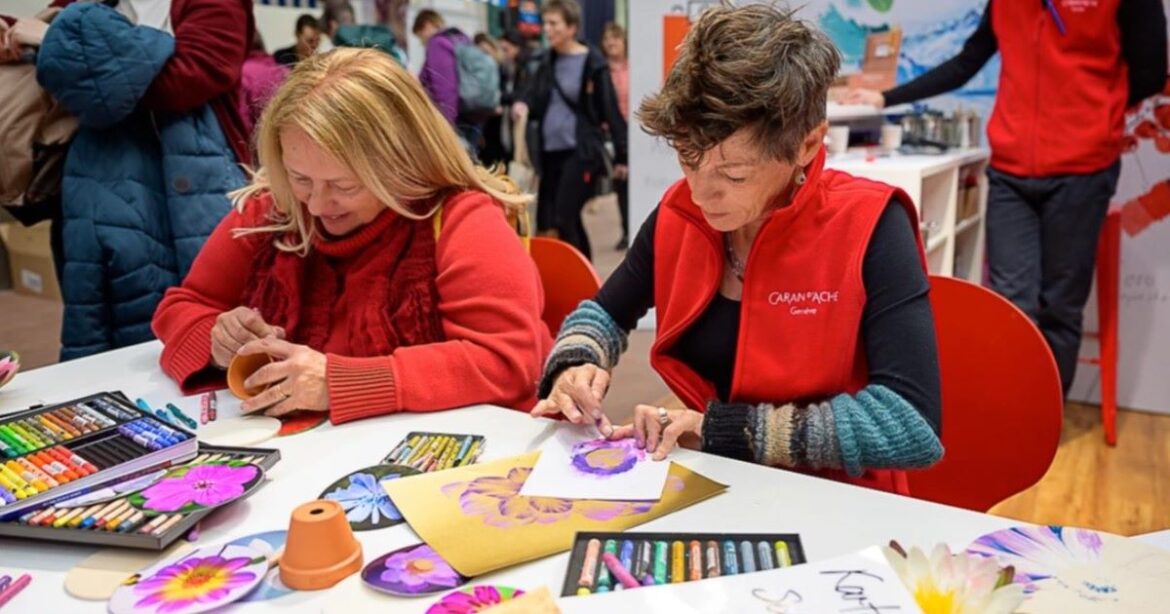 Creafair, zwei Frauen am Basteltisch
