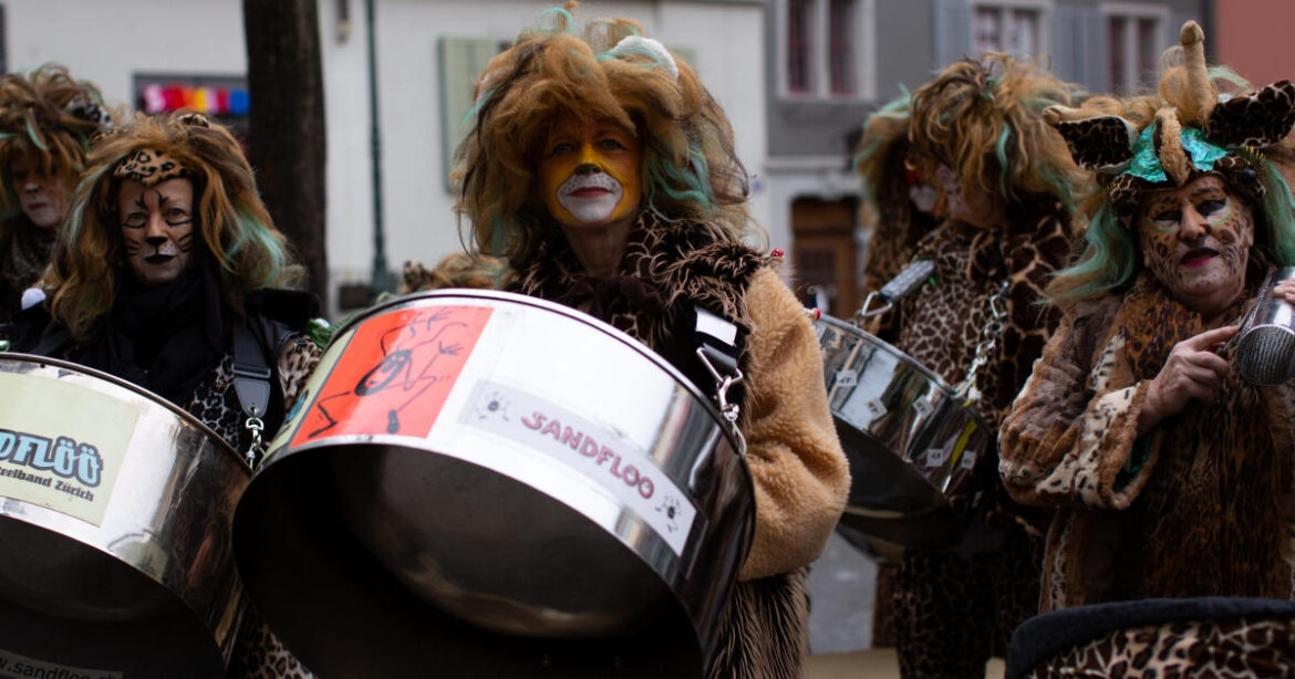 Die Steelband Sandflöö Zürich am Züri-Carneval