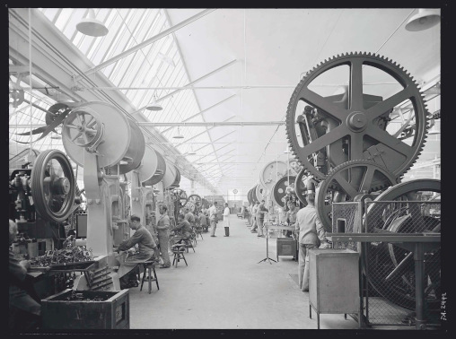 Schwarz-Weiss-Fotografie, historische Stanzmaschinen