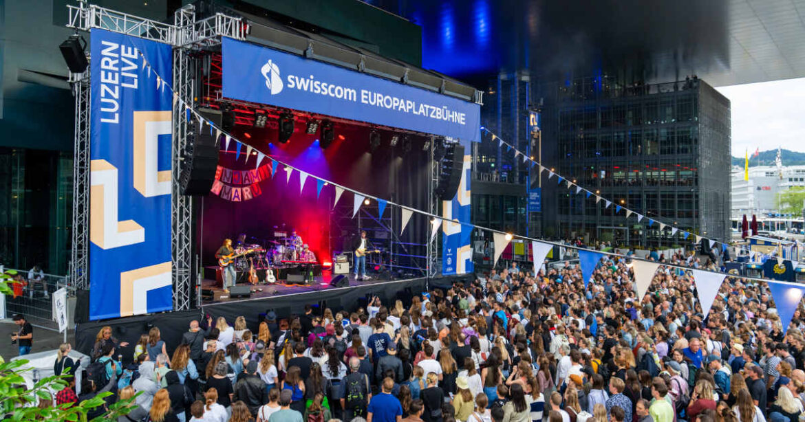 Bühne beim Luzern Live