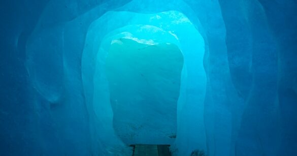 eisgrotte