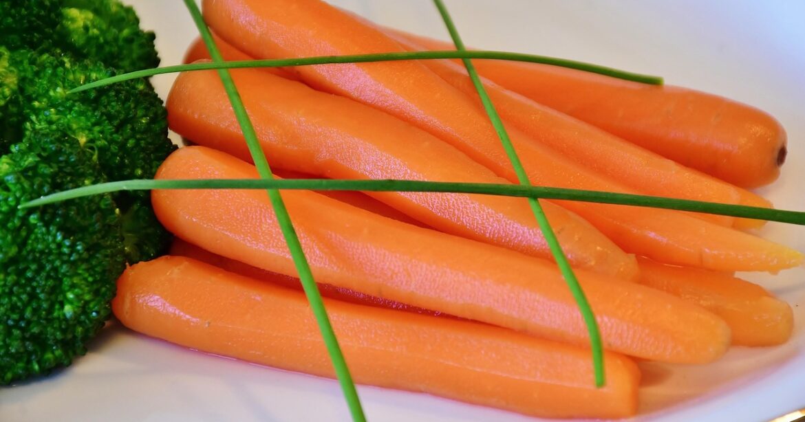 entzündungshemmende Ernährung, beets, broccoli, yellow beets, vegetables, carrot, food, vitamins, carrots, meal, fresh, bio, cook, yummy, vegetarian, vegetable plants, market fresh vegetables, orange, healthy, nourishment, vegan, ingredients, vegetable pan, raw, blanched, cooked