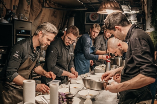 Köche in der Küche bei der Arbeit am Food Zurich