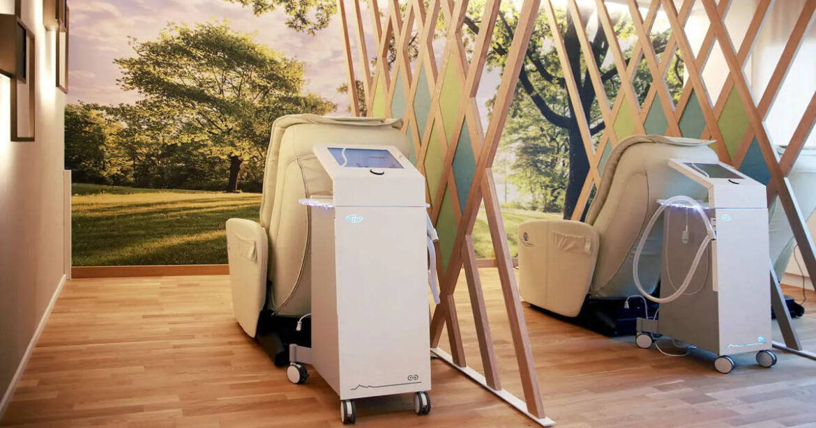 Geräte stehen nebeneinander in der Gesundheitspraxis endurance