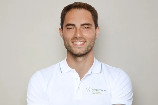 Portrait von Unternehmer und Atemexperte Nazim Aziri