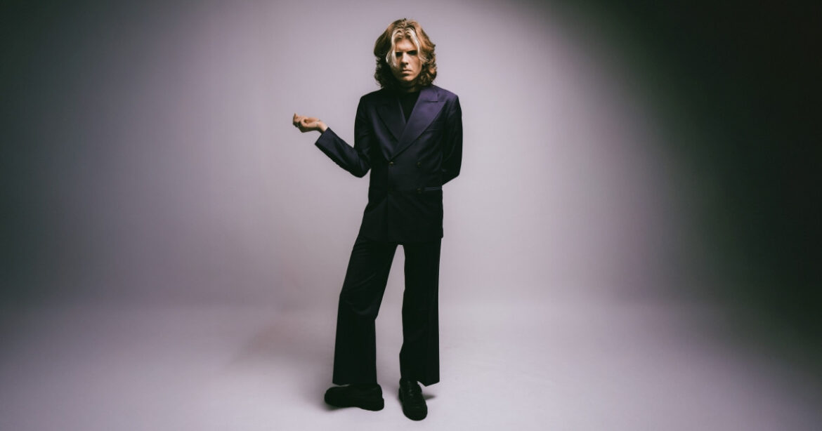 Professionelles Foto des Schweizer Musikers Crimer